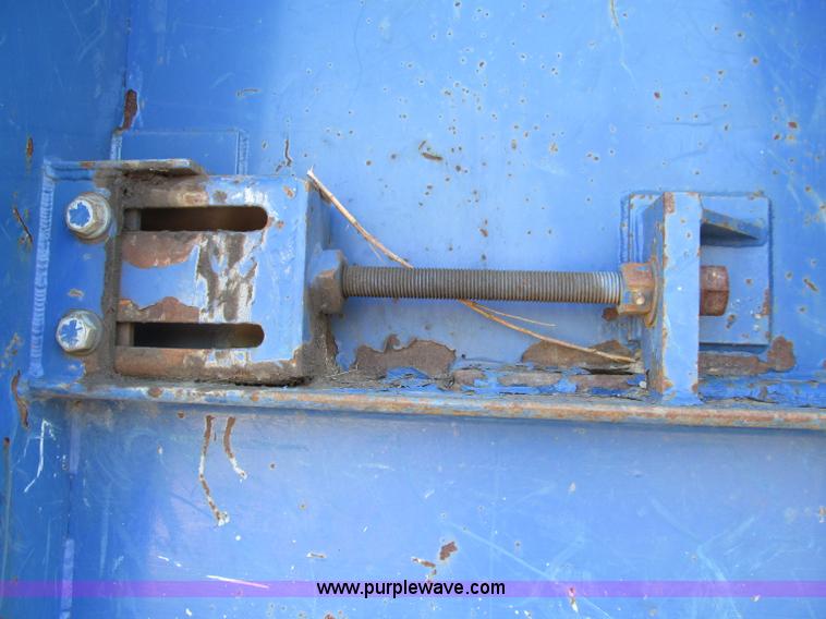 image for item A8317 2002 Peterson Pacific HC5400 portable horizontal recycler grinder