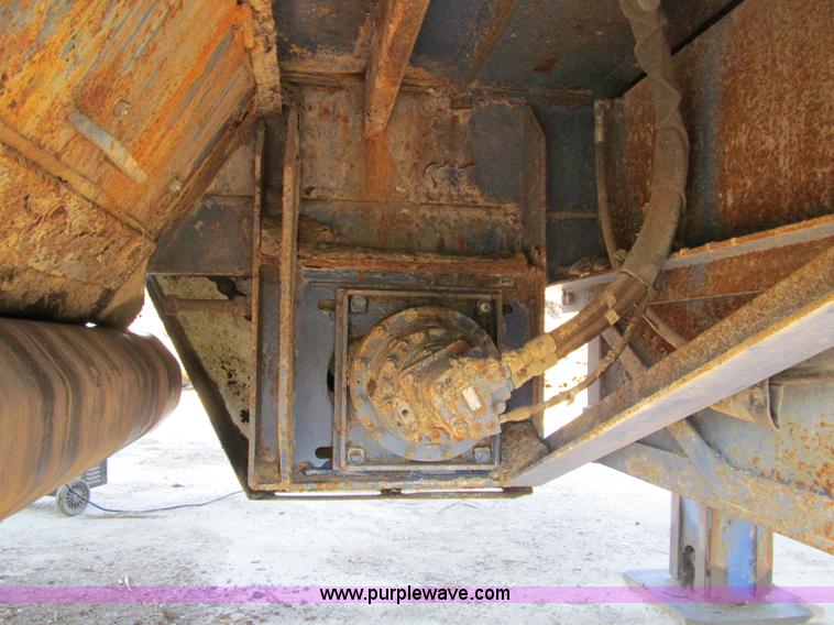 image for item A8317 2002 Peterson Pacific HC5400 portable horizontal recycler grinder