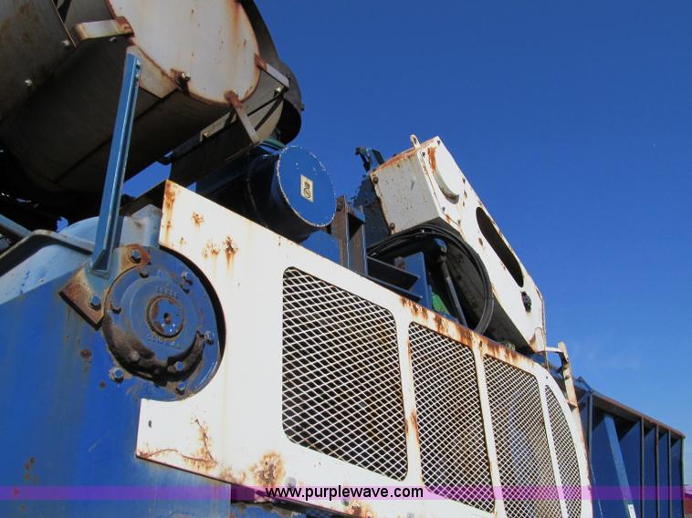 image for item A8317 2002 Peterson Pacific HC5400 portable horizontal recycler grinder