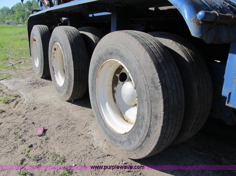 image for item A8317 2002 Peterson Pacific HC5400 portable horizontal recycler grinder