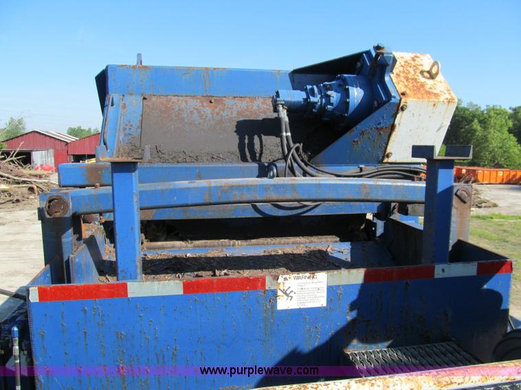 image for item A8317 2002 Peterson Pacific HC5400 portable horizontal recycler grinder