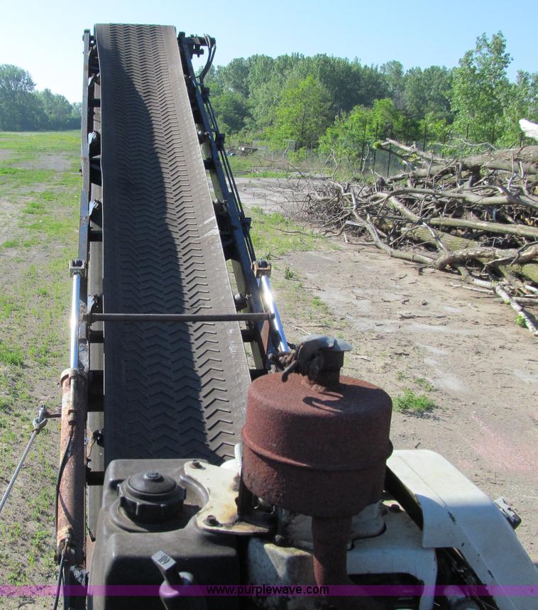 image for item A8317 2002 Peterson Pacific HC5400 portable horizontal recycler grinder