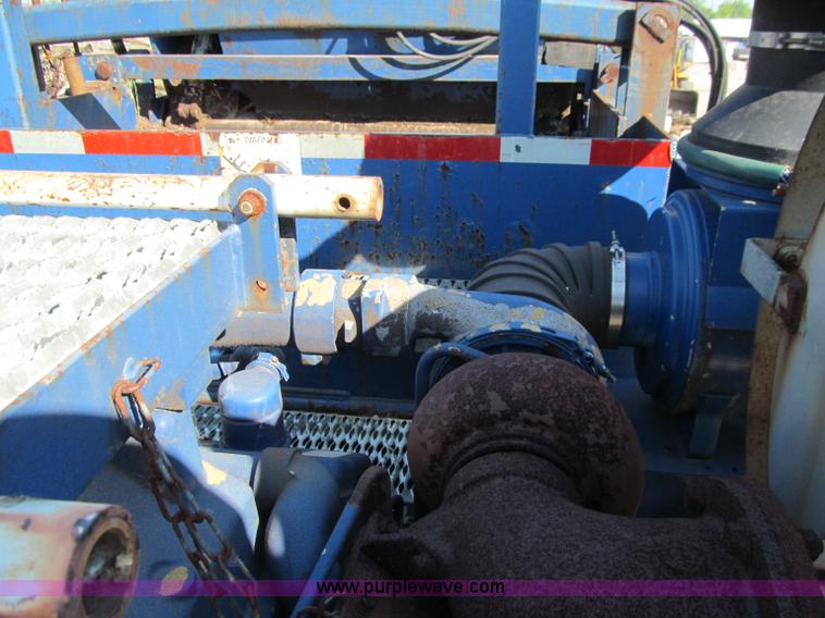 image for item A8317 2002 Peterson Pacific HC5400 portable horizontal recycler grinder