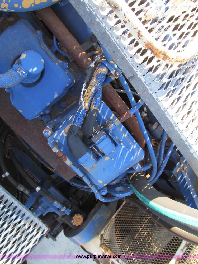 image for item A8317 2002 Peterson Pacific HC5400 portable horizontal recycler grinder