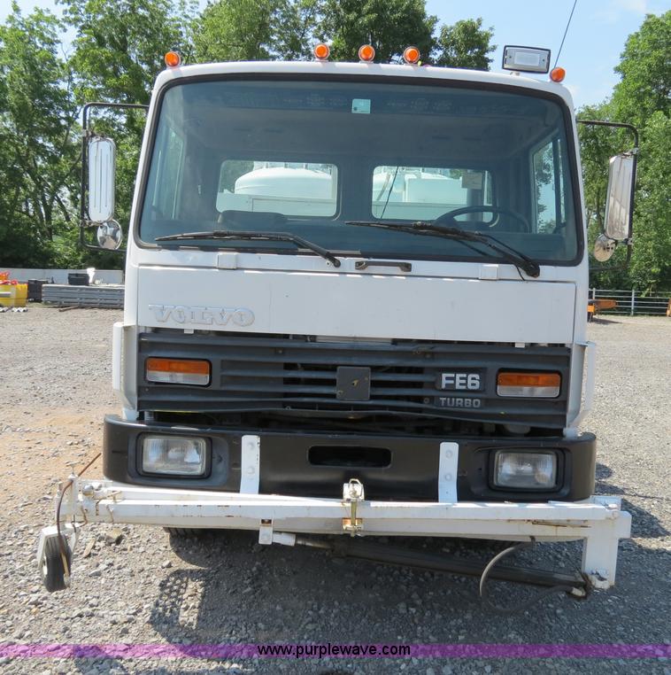 image for item B2369 1987 Volvo FE6 paint striper truck