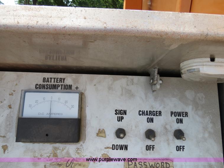 image for item B2370 2000 Ver-Mac PCMS-1210 portable message board