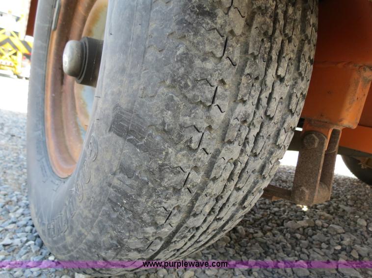 image for item B2370 2000 Ver-Mac PCMS-1210 portable message board