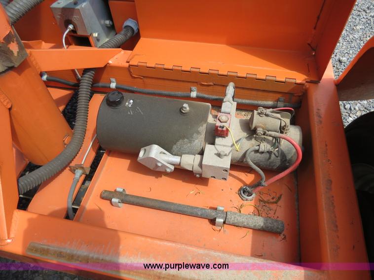 image for item B2371 2001 AMSIG CMS-T331 portable message board