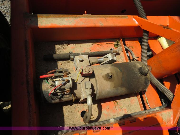 image for item B2372 2001 AMSIG CMS-T331 portable message board