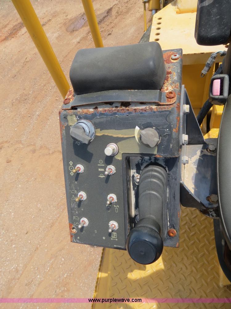 image for item B2382 2006 Caterpillar RM-300 rotary mill recycler/reclaimer