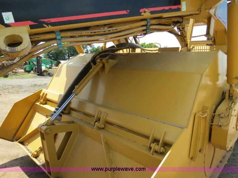 image for item B2382 2006 Caterpillar RM-300 rotary mill recycler/reclaimer