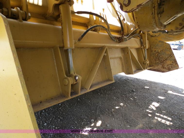 image for item B2382 2006 Caterpillar RM-300 rotary mill recycler/reclaimer