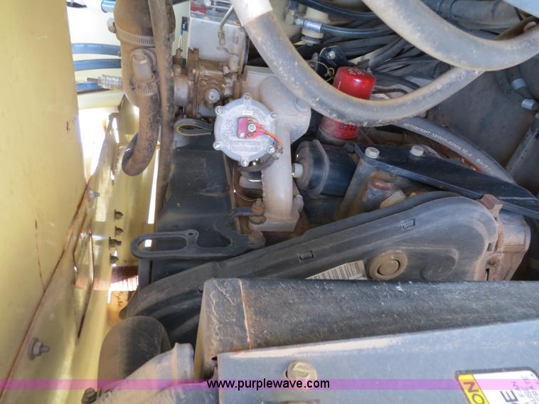 image for item B2384 2000 JLG 40H boom lift