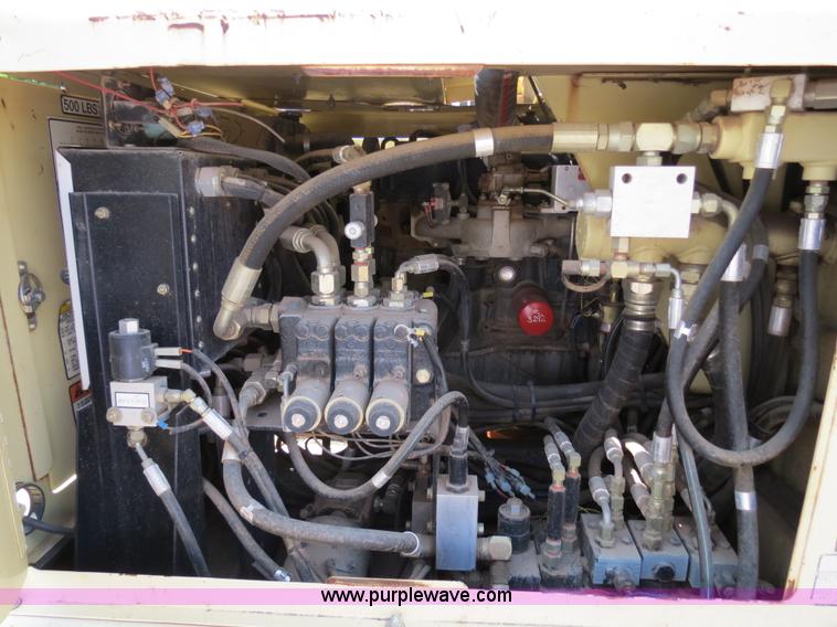 image for item B2384 2000 JLG 40H boom lift