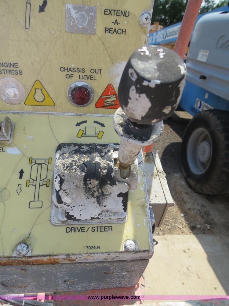 image for item B2384 2000 JLG 40H boom lift