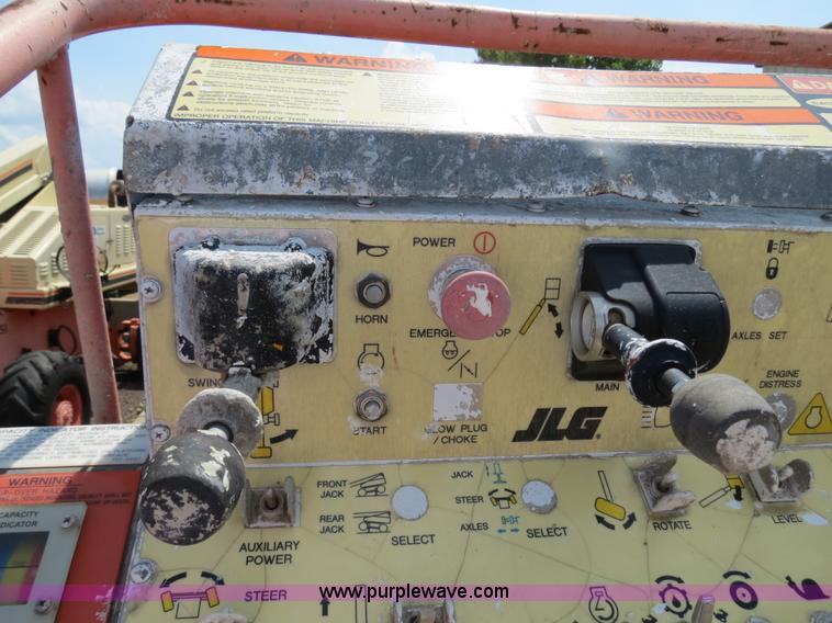 image for item B2384 2000 JLG 40H boom lift