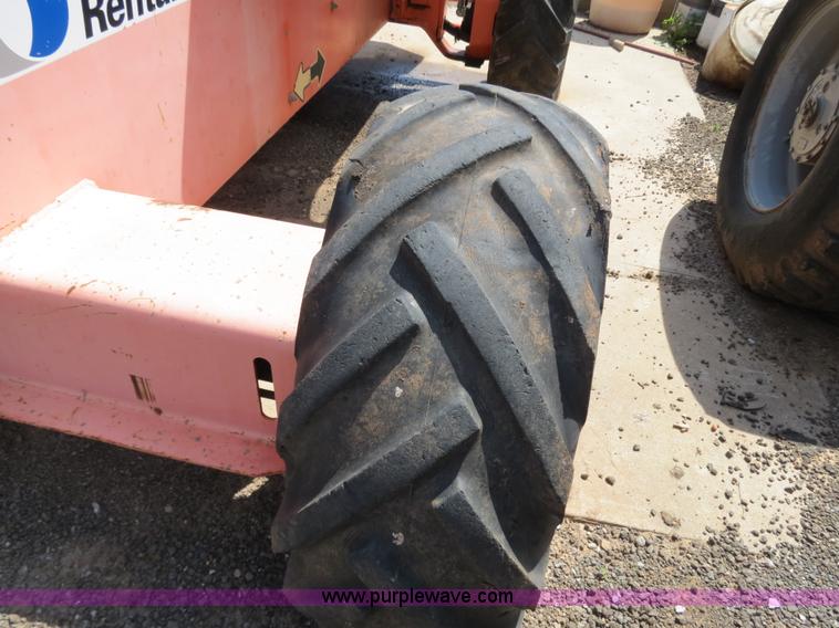 image for item B2384 2000 JLG 40H boom lift