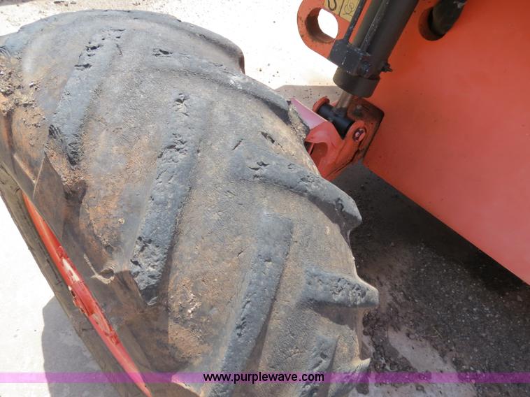 image for item B2384 2000 JLG 40H boom lift