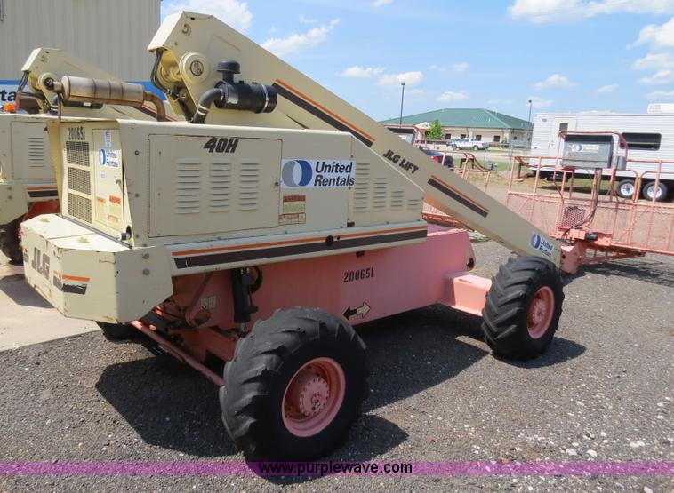 image for item B2385 2000 JLG 40H boom lift