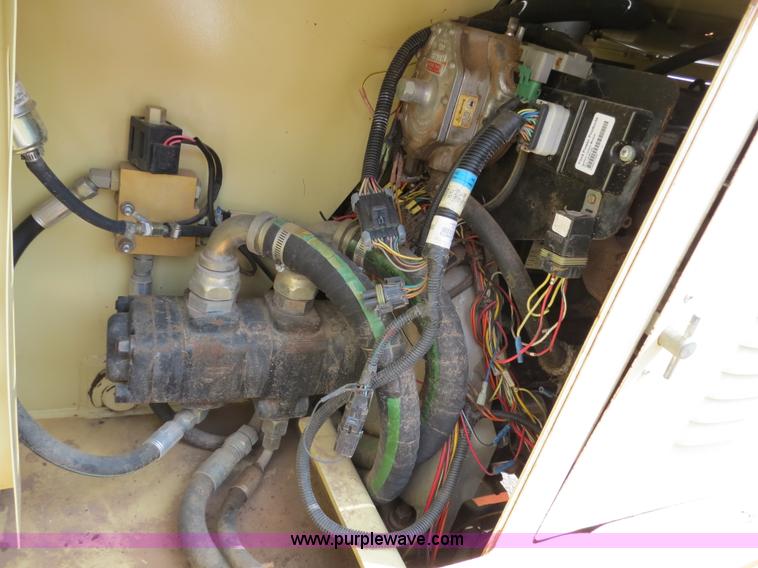 image for item B2385 2000 JLG 40H boom lift