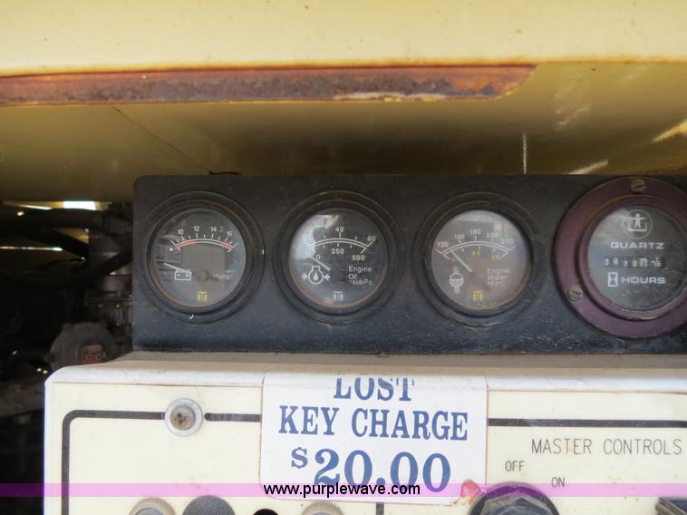 image for item B2385 2000 JLG 40H boom lift