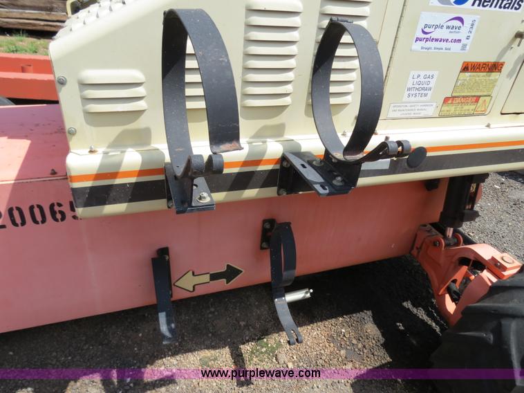 image for item B2385 2000 JLG 40H boom lift