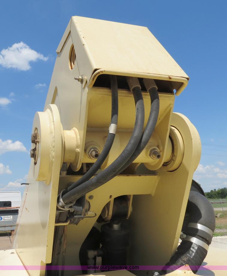 image for item B2385 2000 JLG 40H boom lift