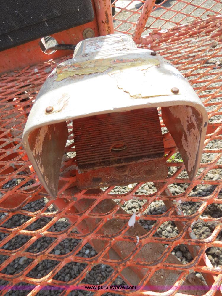 image for item B2385 2000 JLG 40H boom lift