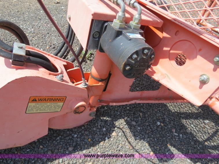 image for item B2385 2000 JLG 40H boom lift