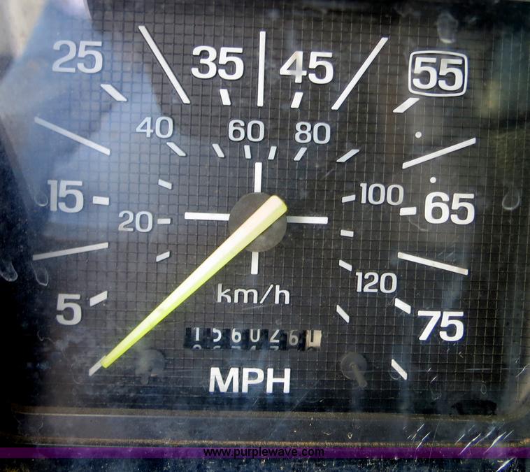 image for item B2388 1994 Ford F700 asphalt distributor truck