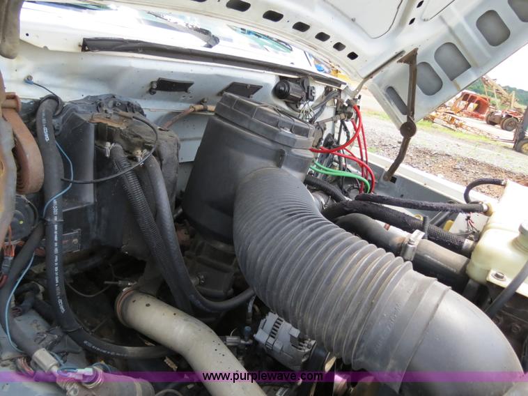 image for item B2388 1994 Ford F700 asphalt distributor truck