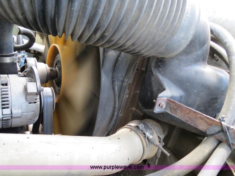 image for item B2388 1994 Ford F700 asphalt distributor truck