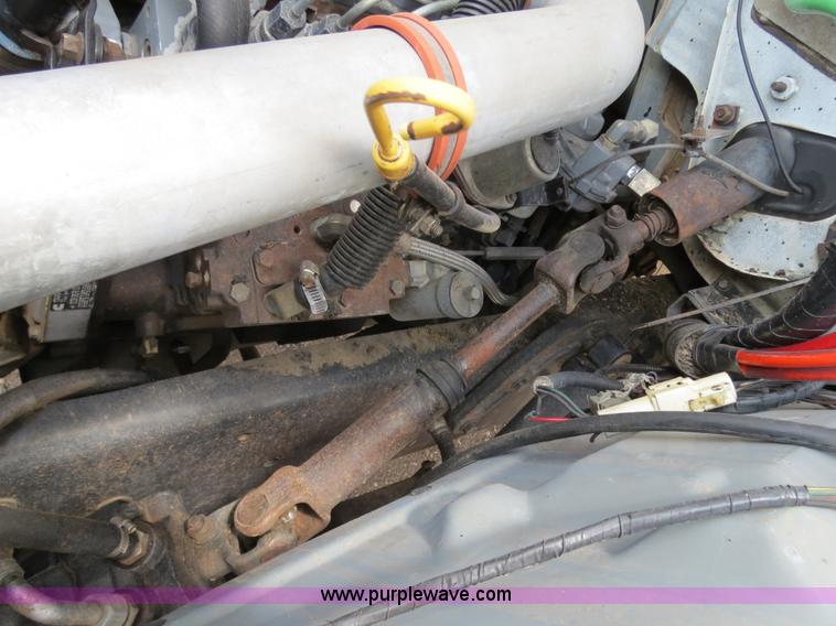 image for item B2388 1994 Ford F700 asphalt distributor truck