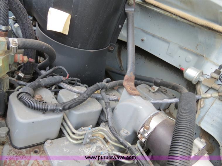 image for item B2388 1994 Ford F700 asphalt distributor truck