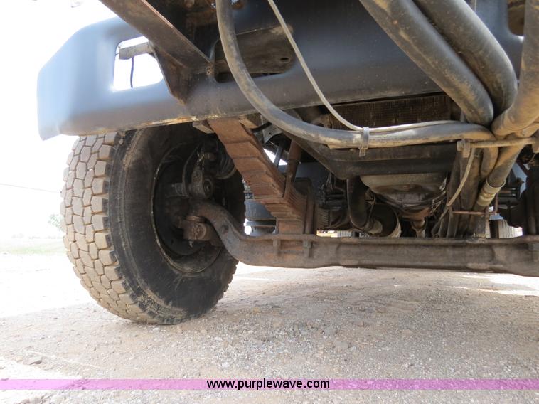 image for item B2388 1994 Ford F700 asphalt distributor truck