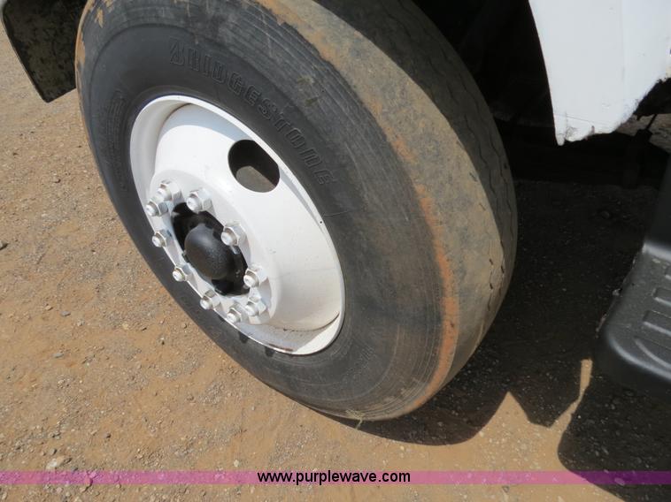 image for item B2388 1994 Ford F700 asphalt distributor truck