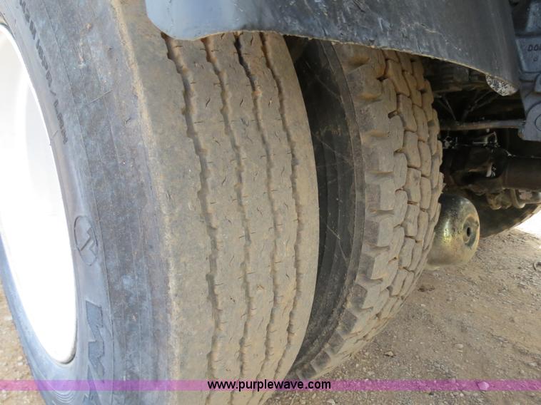 image for item B2388 1994 Ford F700 asphalt distributor truck