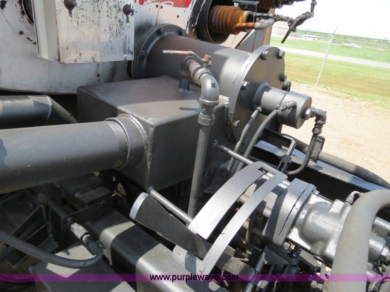 image for item B2388 1994 Ford F700 asphalt distributor truck