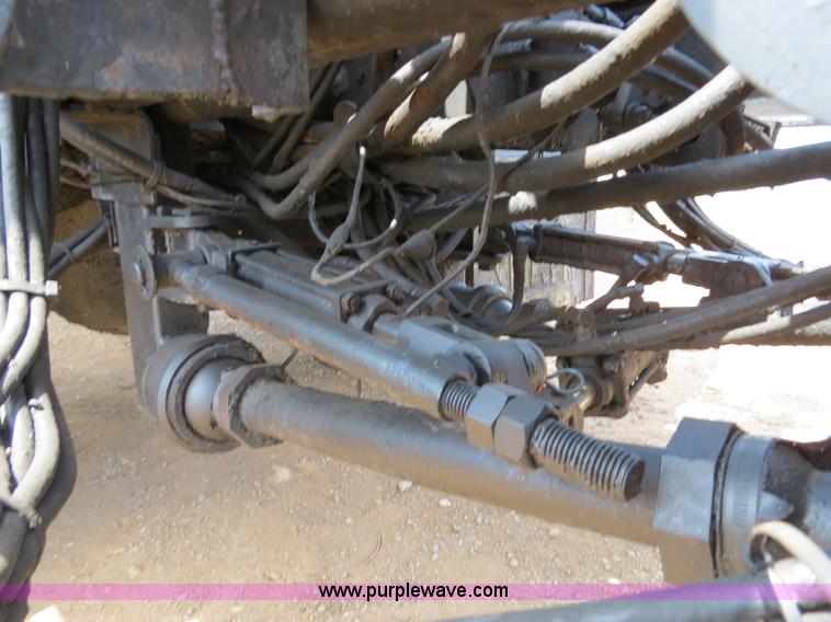 image for item B2388 1994 Ford F700 asphalt distributor truck