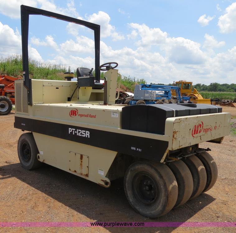 image for item B2389 2006 Ingersoll Rand PT-125R pneumatic roller