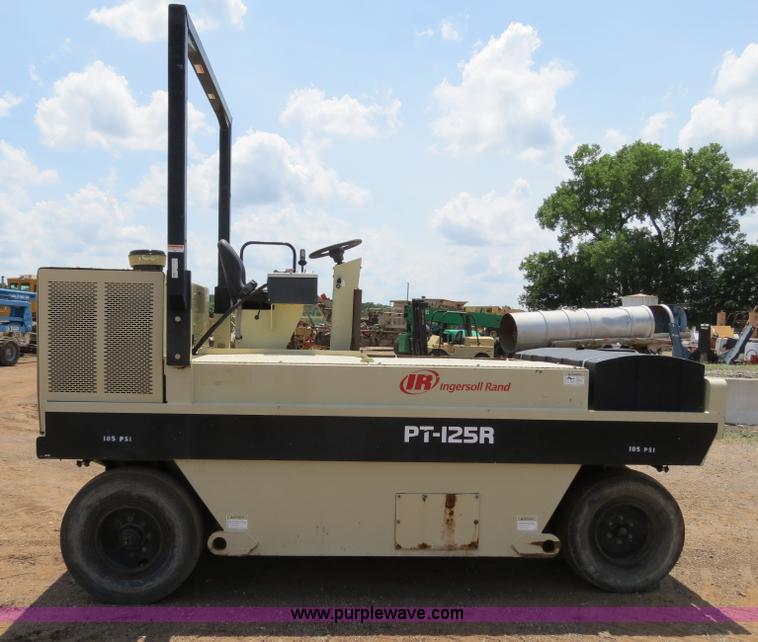 image for item B2389 2006 Ingersoll Rand PT-125R pneumatic roller