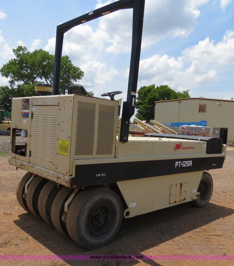 image for item B2389 2006 Ingersoll Rand PT-125R pneumatic roller