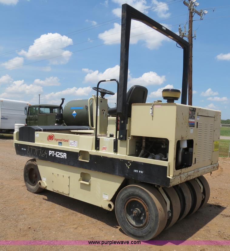 image for item B2389 2006 Ingersoll Rand PT-125R pneumatic roller