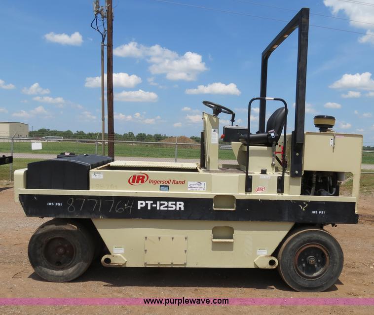 image for item B2389 2006 Ingersoll Rand PT-125R pneumatic roller