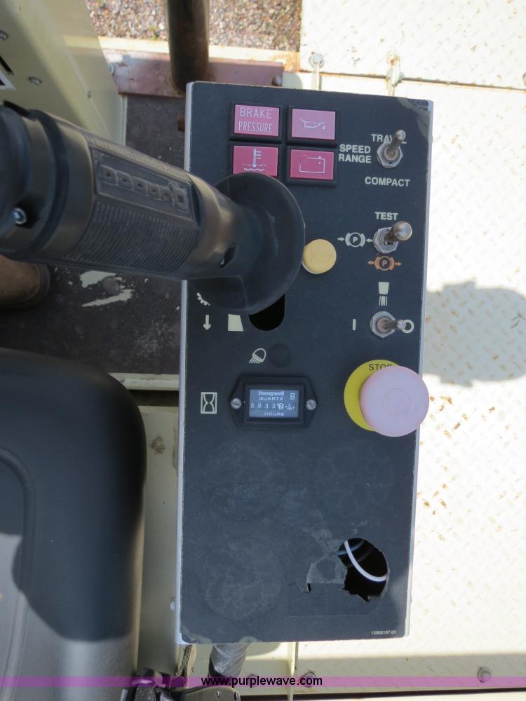 image for item B2389 2006 Ingersoll Rand PT-125R pneumatic roller