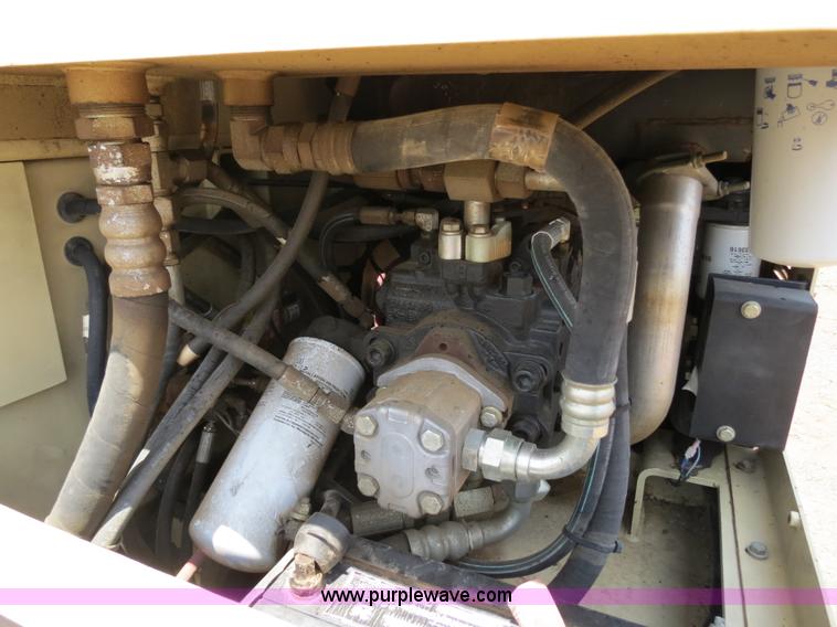 image for item B2389 2006 Ingersoll Rand PT-125R pneumatic roller