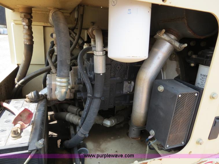 image for item B2389 2006 Ingersoll Rand PT-125R pneumatic roller