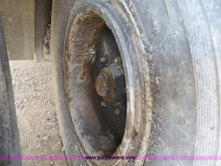 image for item B2389 2006 Ingersoll Rand PT-125R pneumatic roller