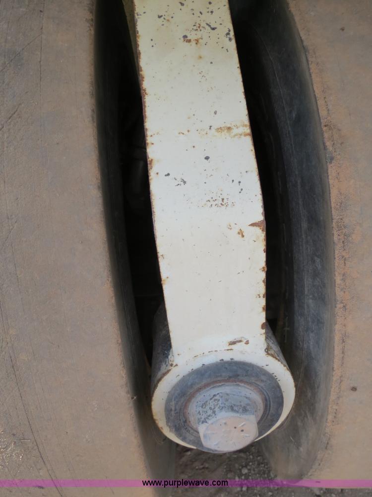 image for item B2389 2006 Ingersoll Rand PT-125R pneumatic roller