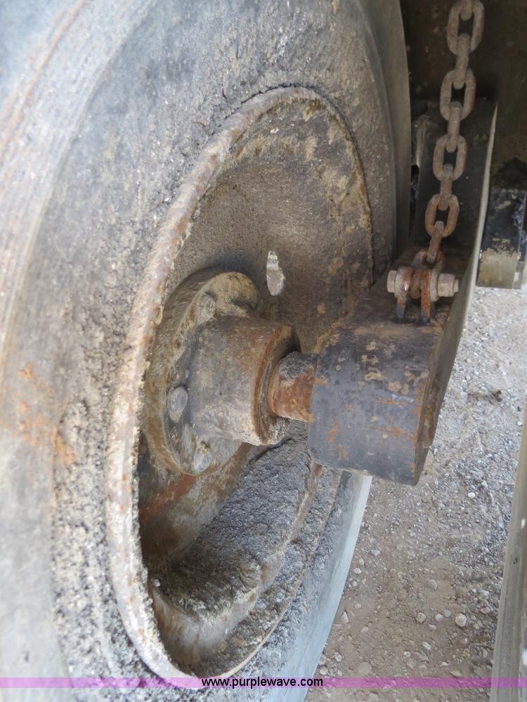 image for item B2389 2006 Ingersoll Rand PT-125R pneumatic roller